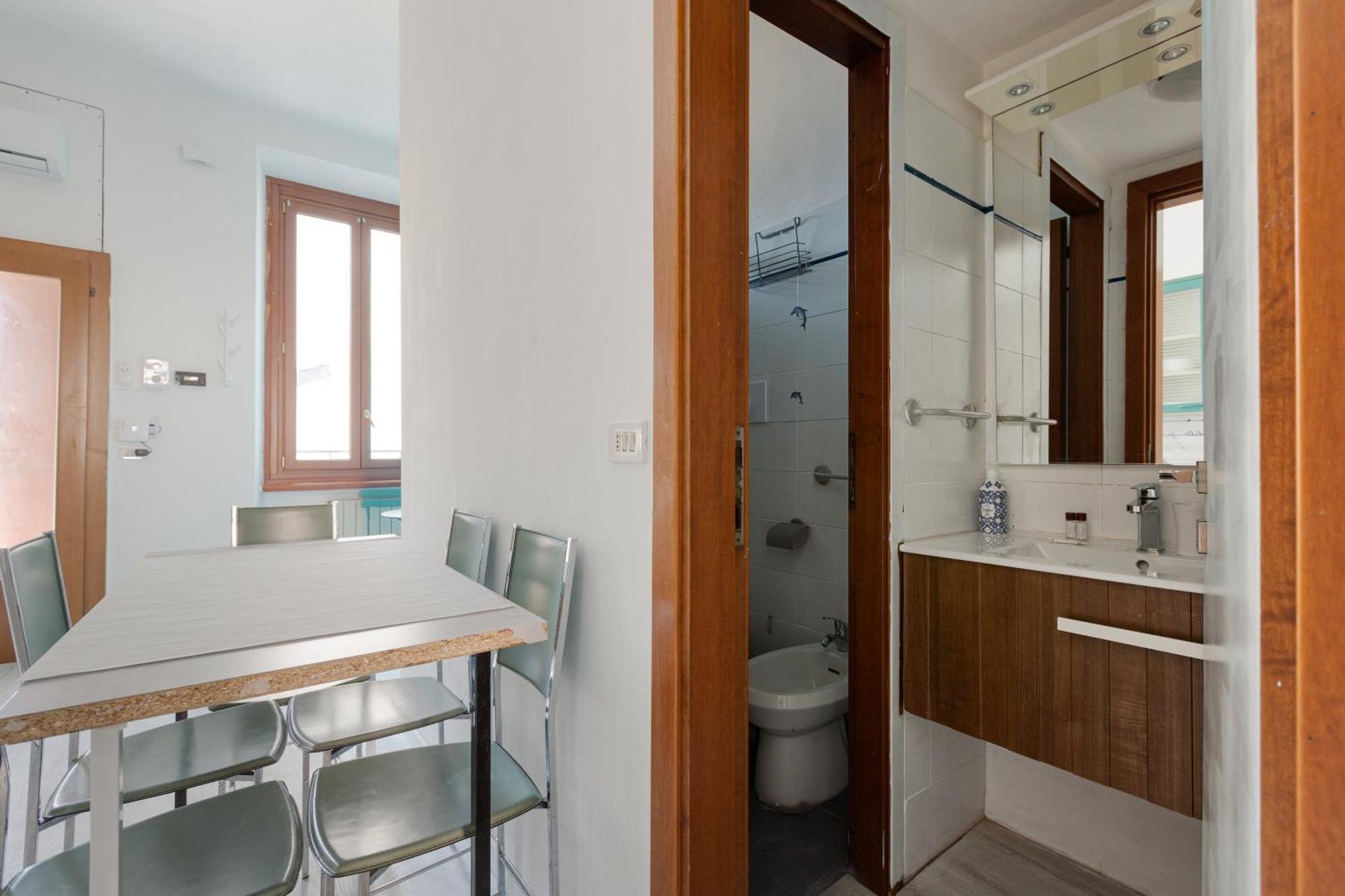 Apartment Turquoise Mini Flat Near Fs *