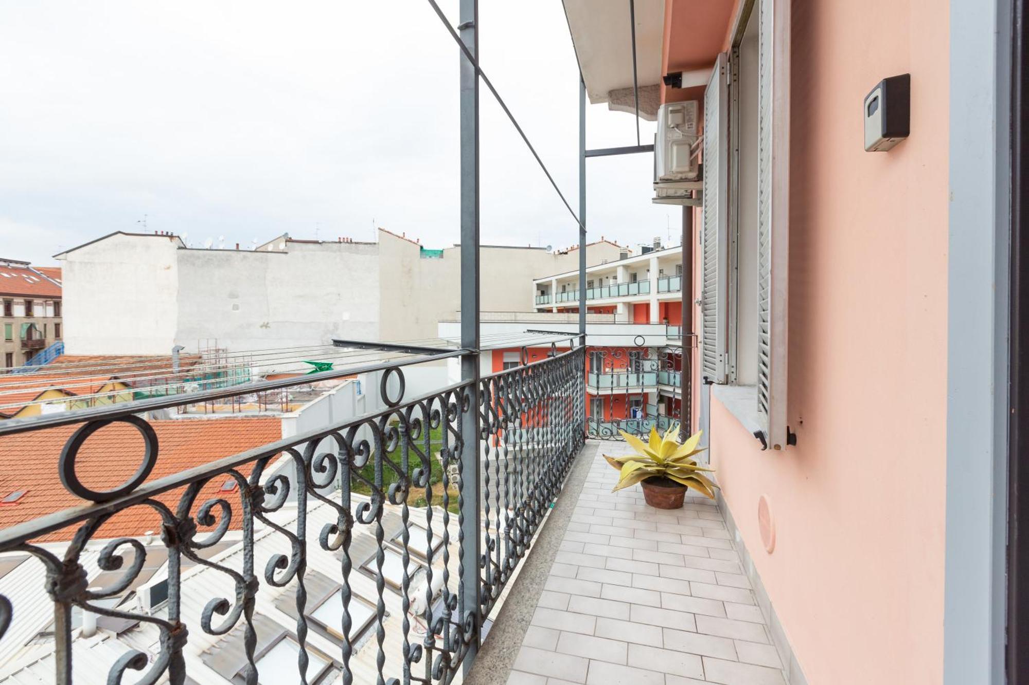 Stylish Skyline View Modern Amenities Apartment *