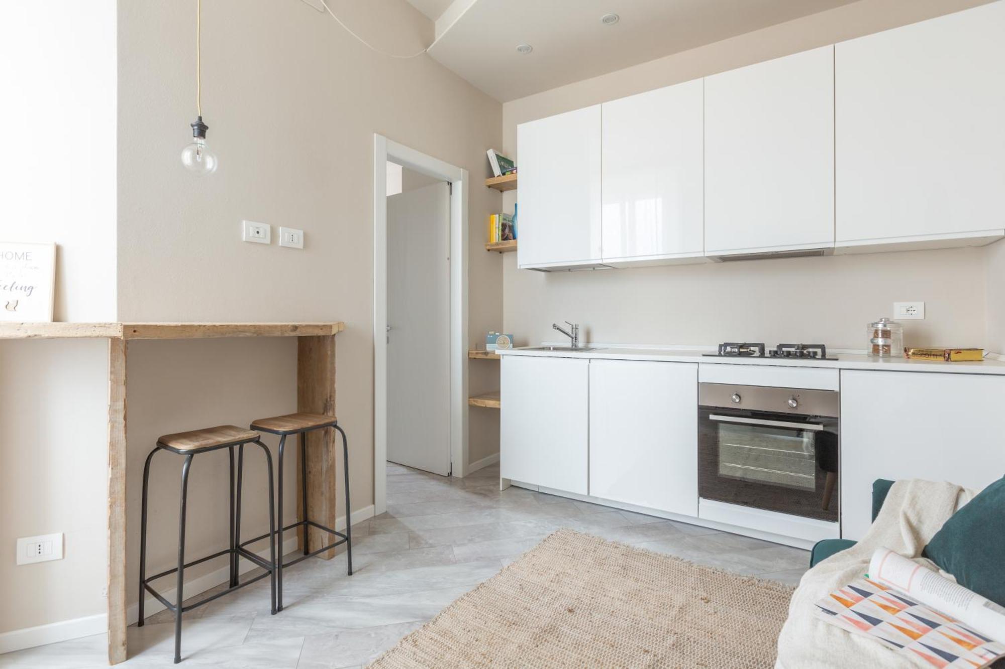 Stylish Skyline View Modern Amenities Apartment *