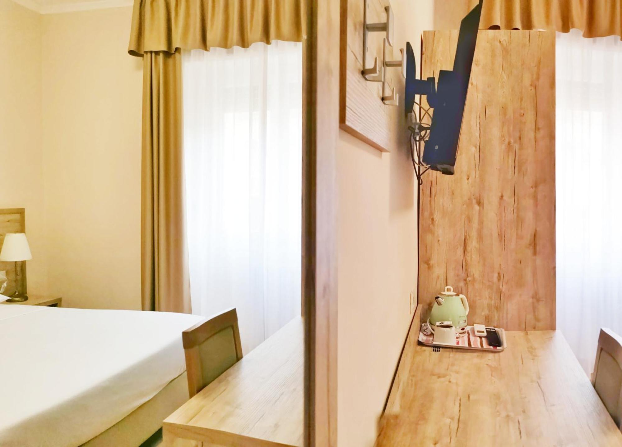 Station Group - Via Ponte Seveso 18 Guest house