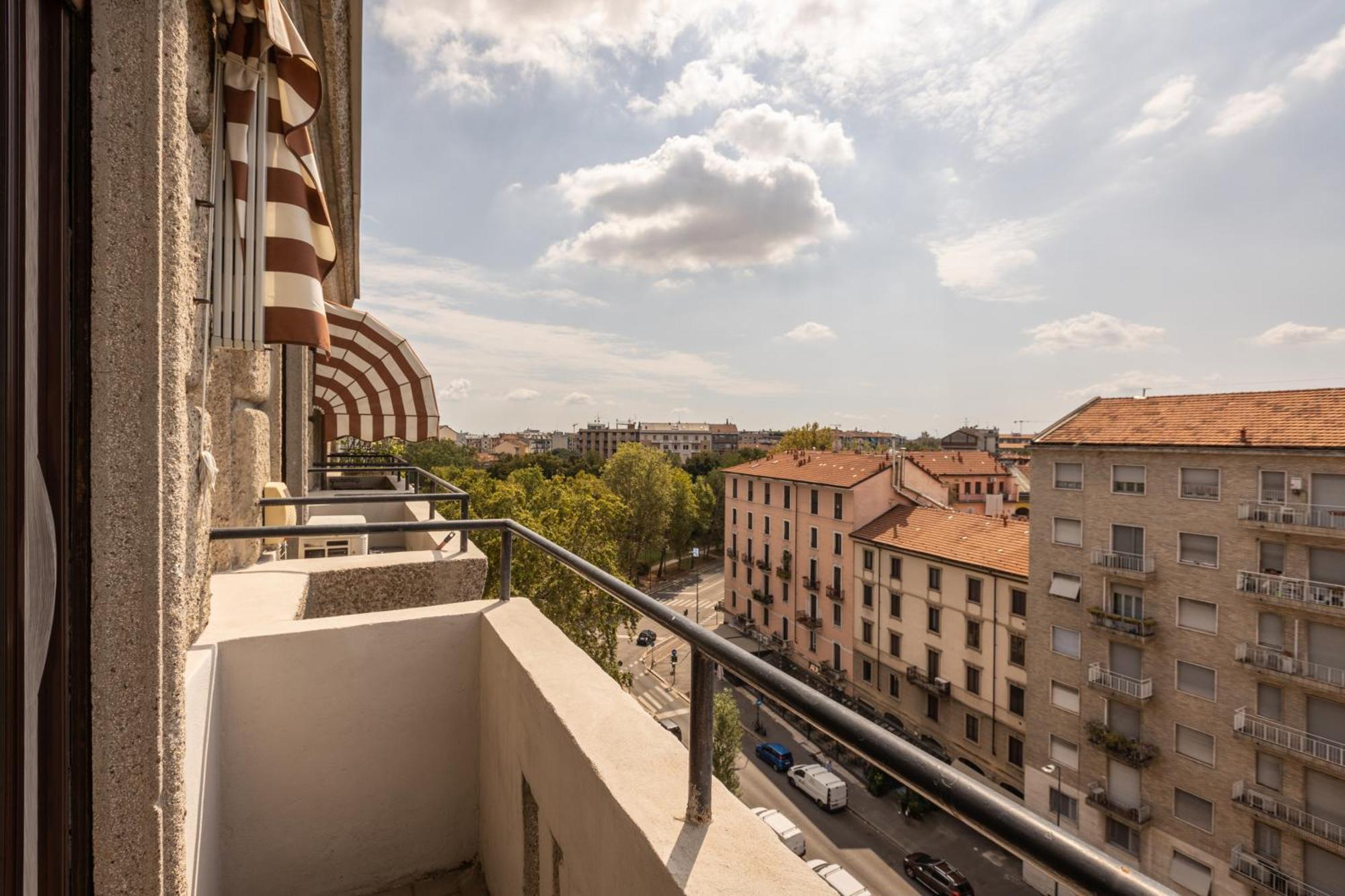 Ampio Bilocale Dateo - Mirable Pm Apartment Milan
