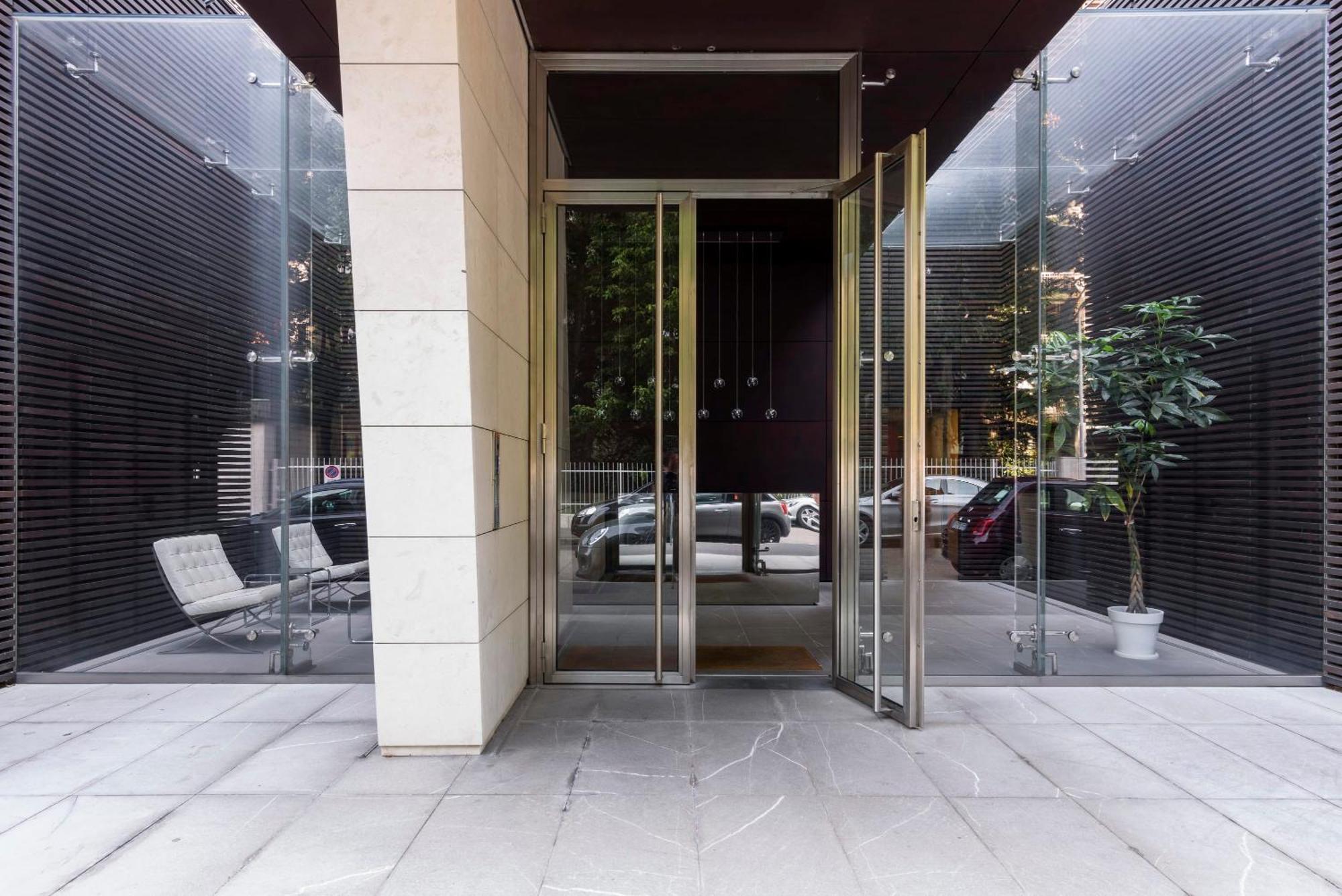 Luxury Flat With Pool Gym Spa Parking - Unit9b * Milan