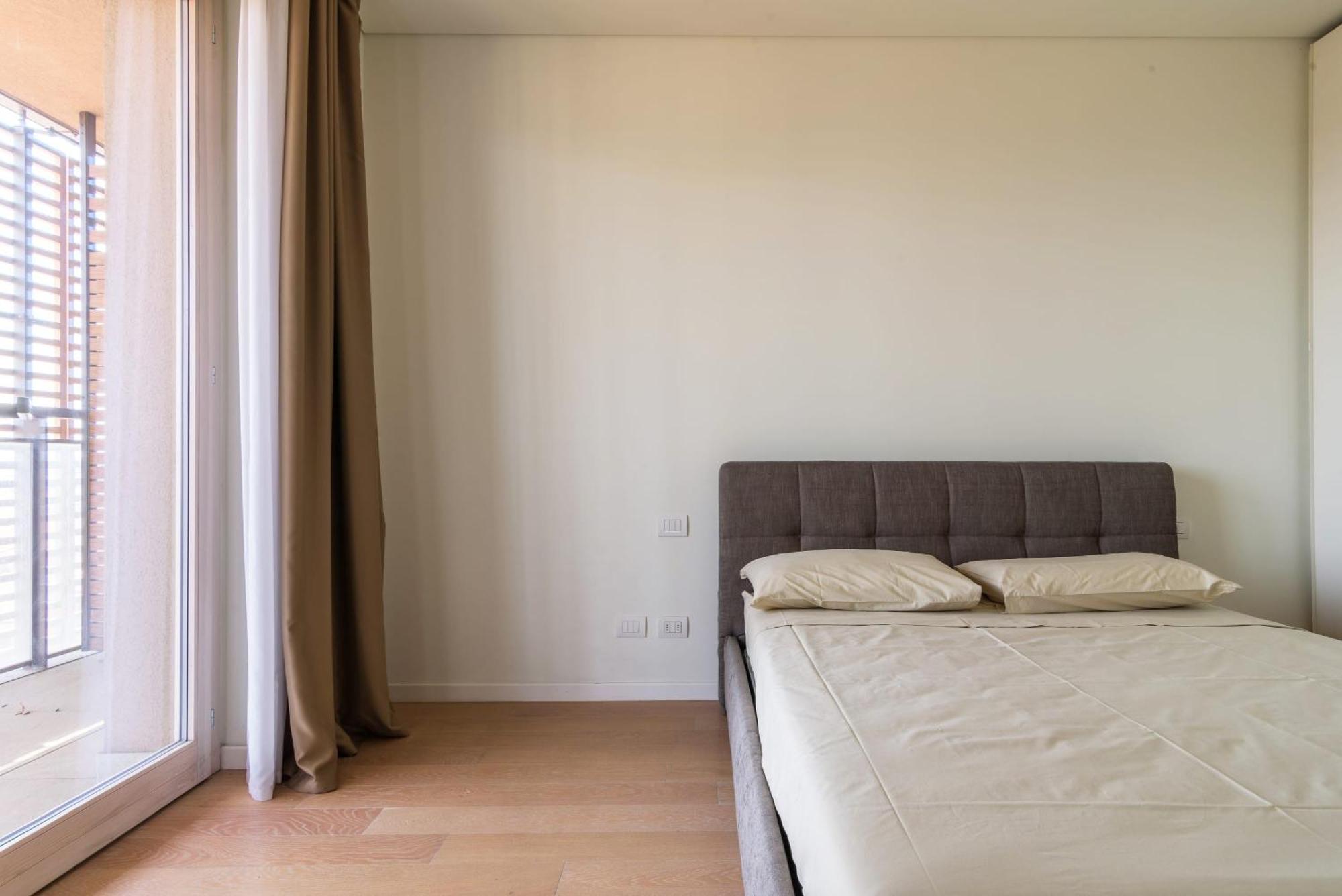 Luxury Flat With Pool Gym Spa Parking - Unit9b Apartment