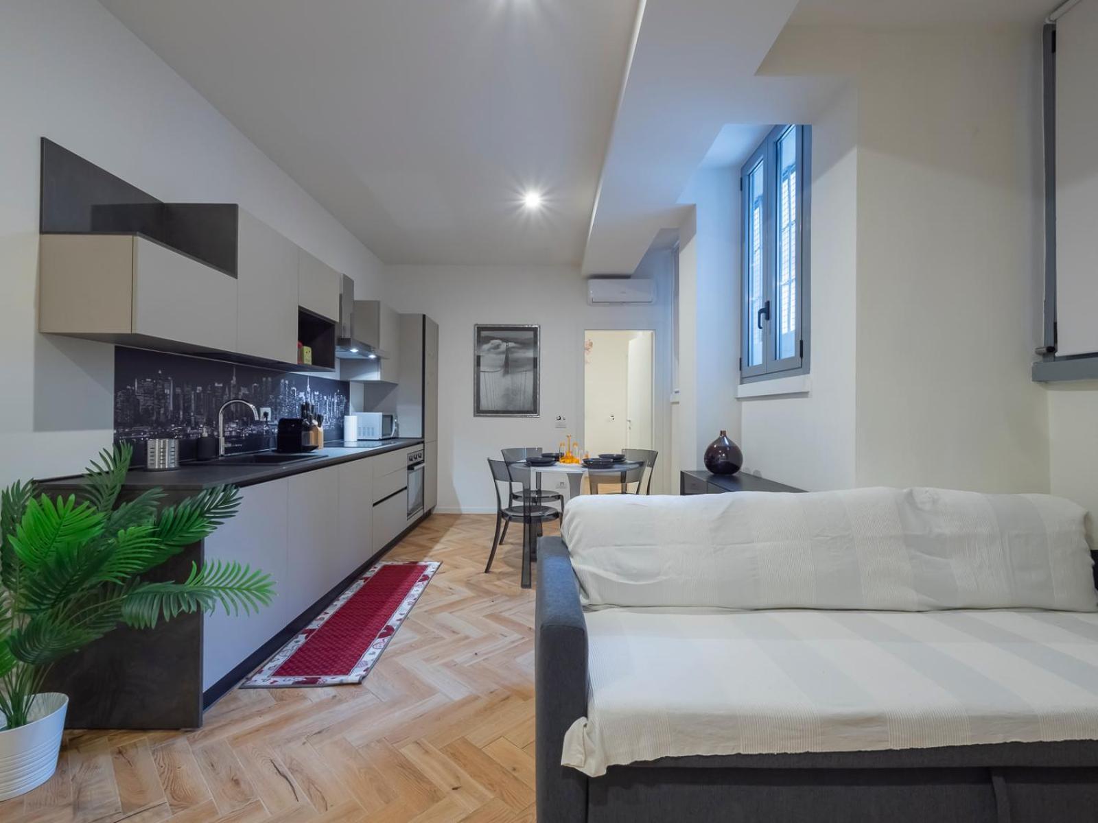 Ihost Console Marcello 4 Milano