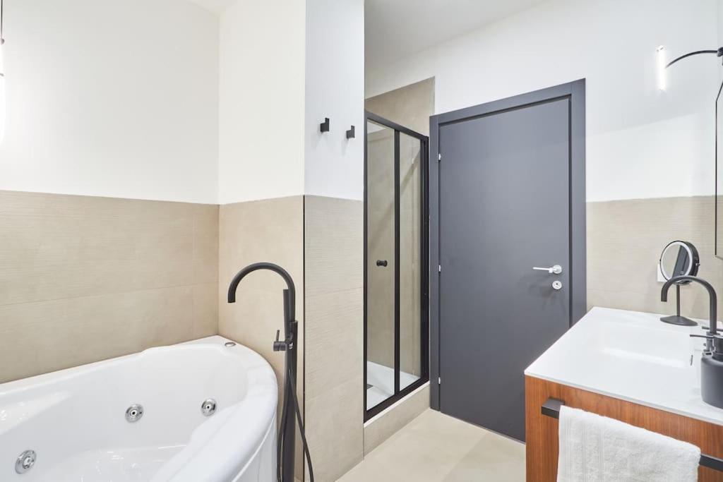 Easylife - Luxury Design With Jacuzzi * Milan
