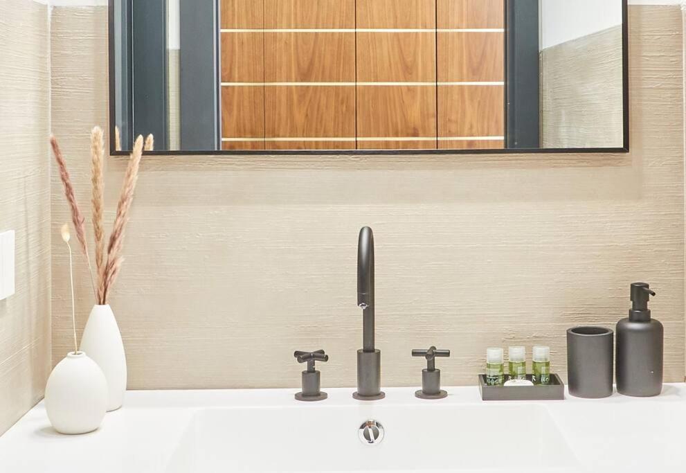 Easylife - Luxury Design With Jacuzzi Milan