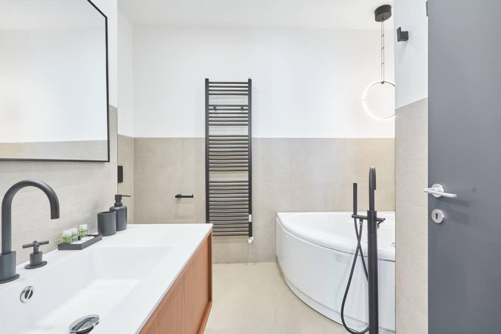 Apartment Easylife - Luxury Design With Jacuzzi *