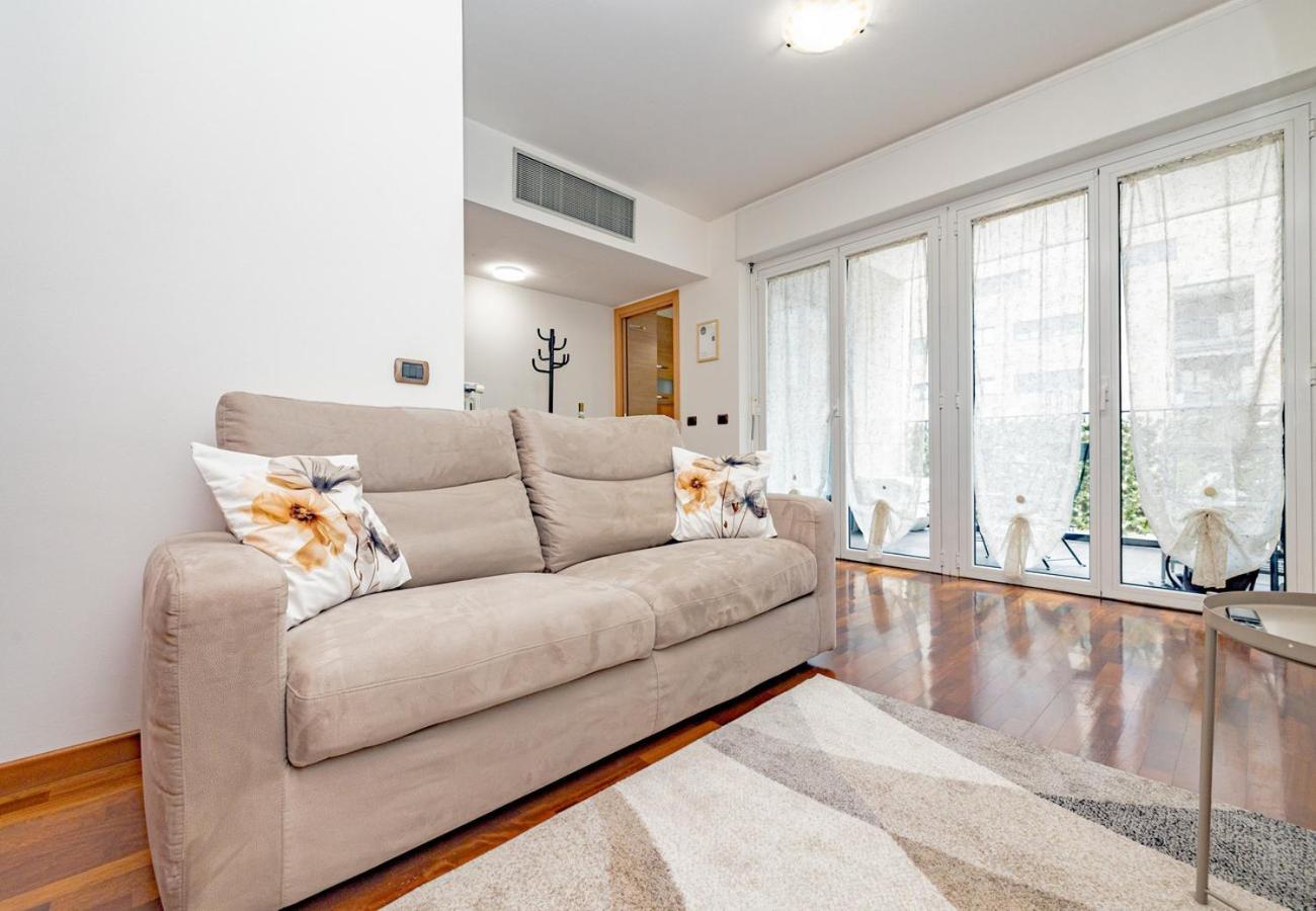 Apartamento Arcimboldi's Terrace & Private Parking