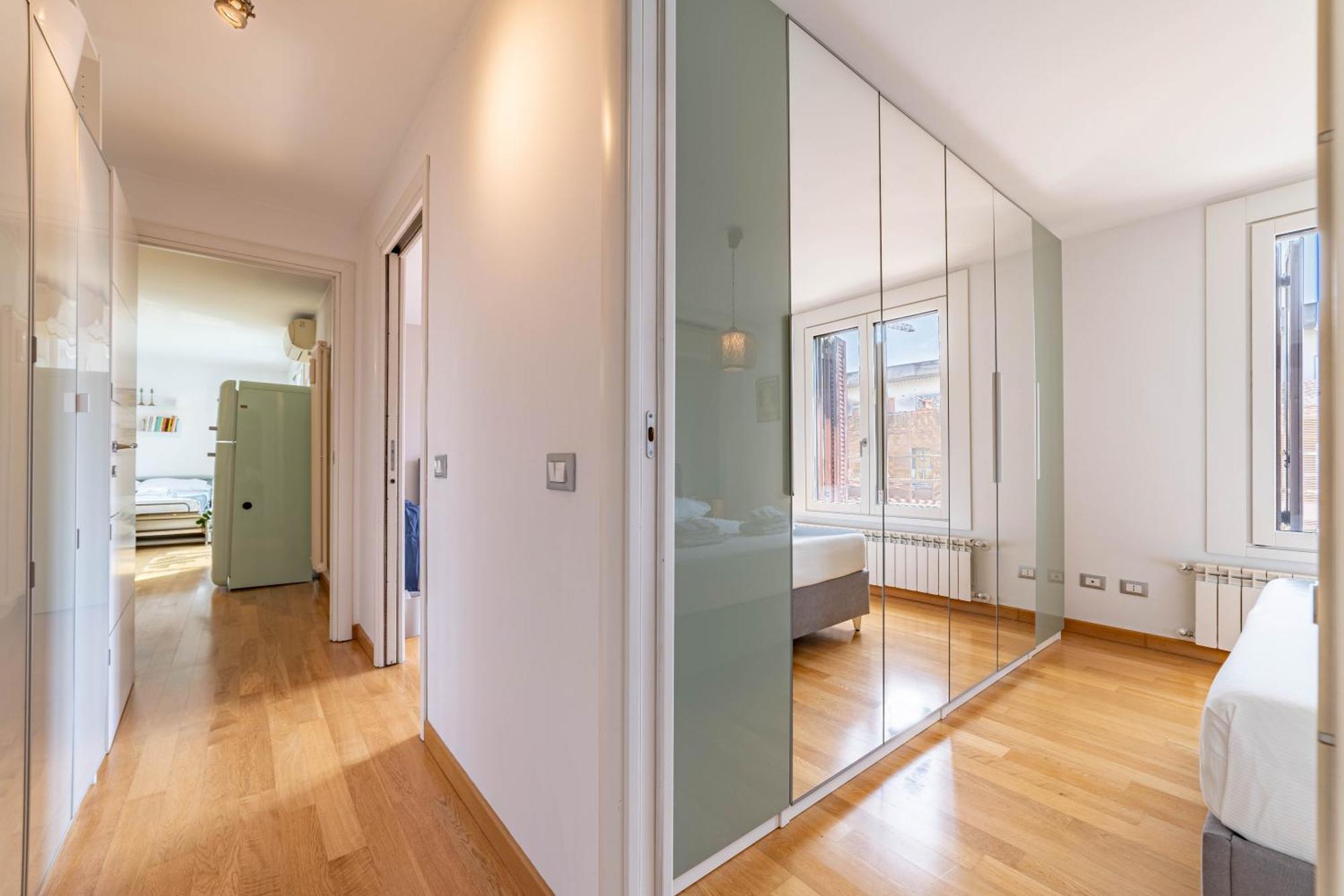 10' Navigli, Penthouse With Panoramic View Apartment Milan