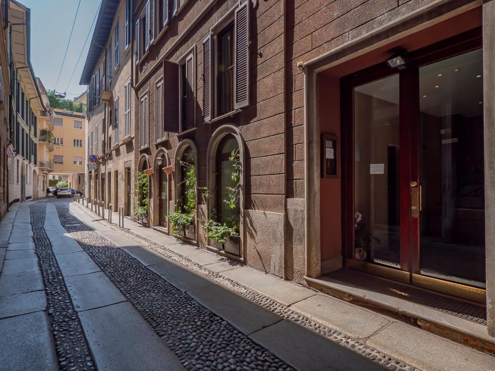 Disciplini Duplex Apartment *