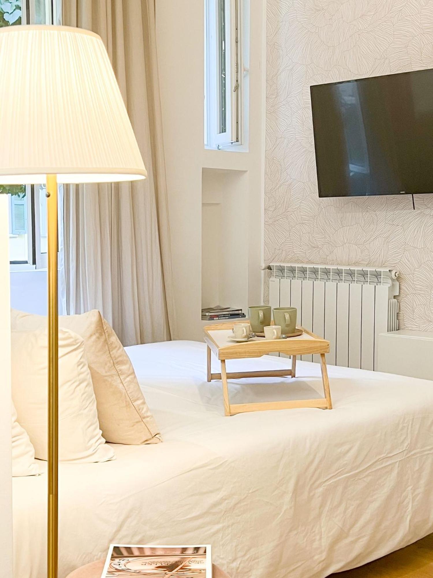 Divini Gae Aulenti Apartment Milan