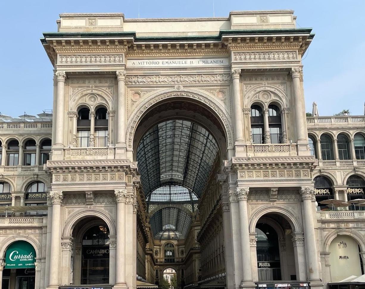 Disciplini A 5 Min Dal Duomo Apartment Milan