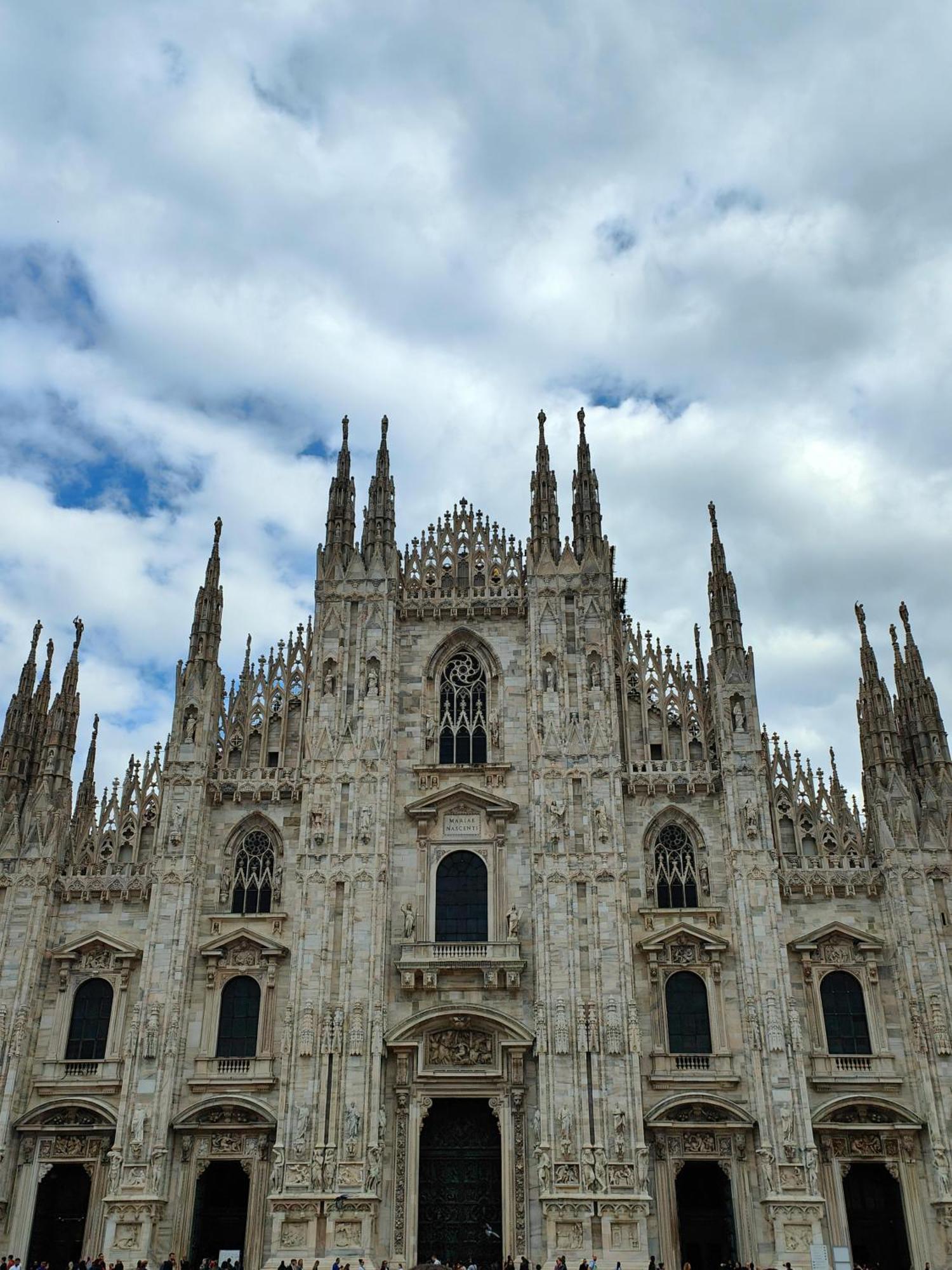 Amazing Attic Max 10 People With Parking & Wifi, Near To 3 Tram Lines And To The Metro - Well Connected To Airports And To The Train Station Apartment Milan