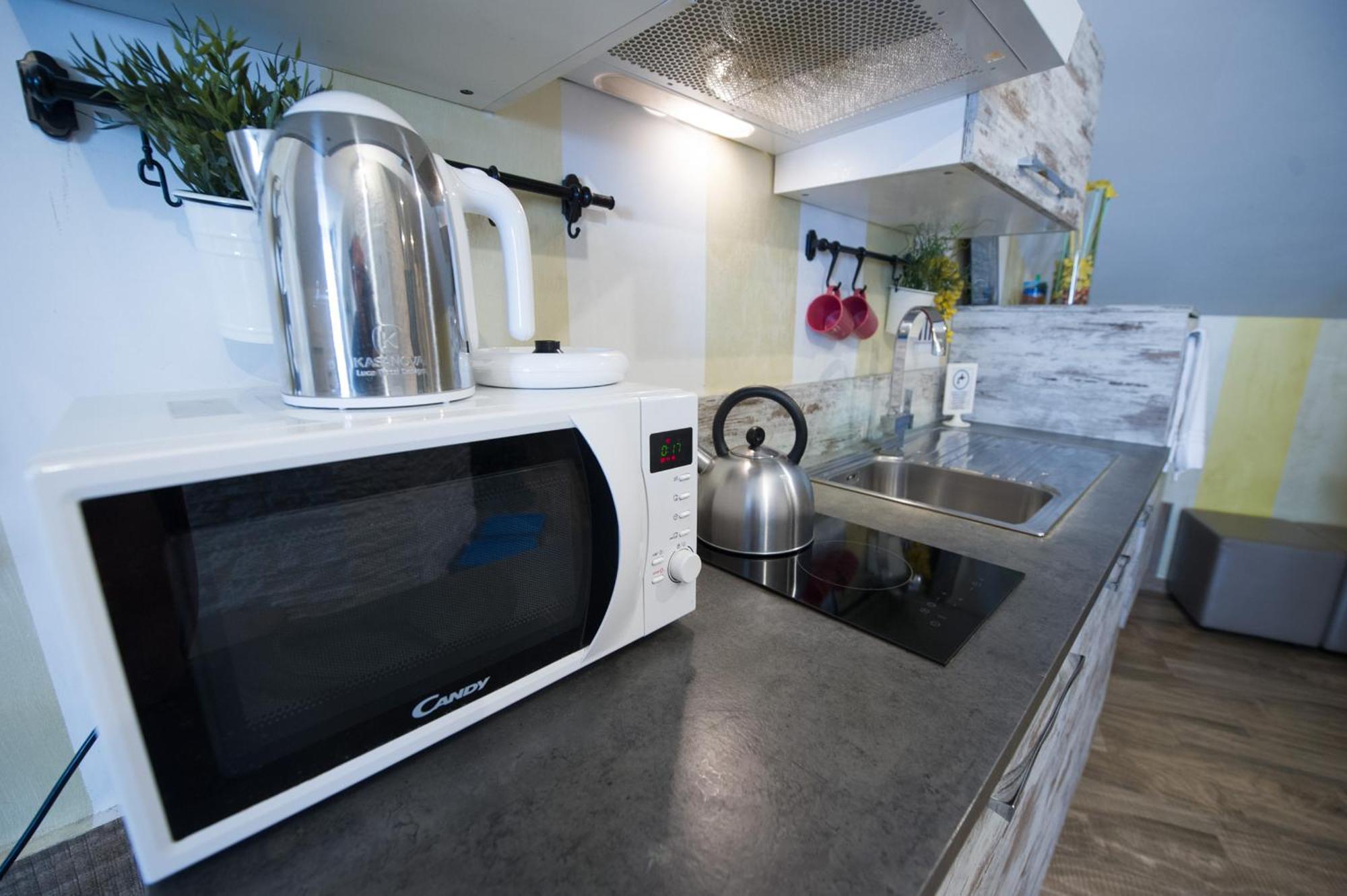 Apartment Amazing Attic Max 10 People With Parking & Wifi, Near To 3 Tram Lines And To The Metro - Well Connected To Airports And To The Train Station