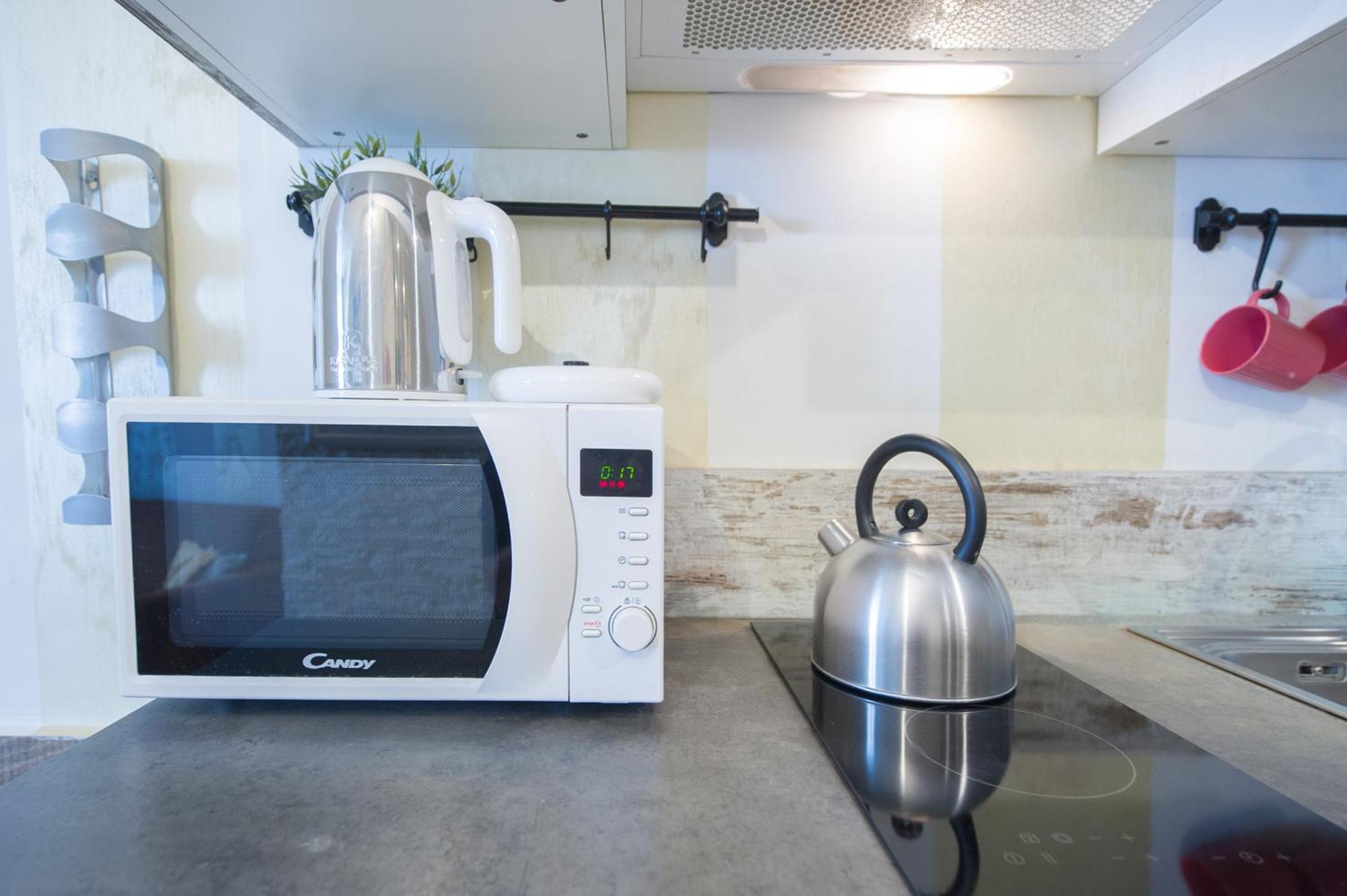 Amazing Attic Max 10 People With Parking & Wifi, Near To 3 Tram Lines And To The Metro - Well Connected To Airports And To The Train Station * Milan