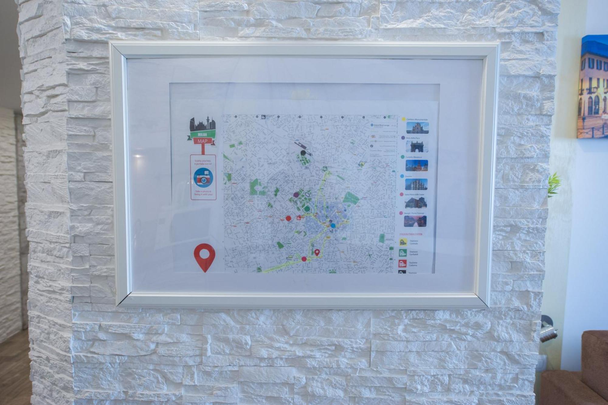 Amazing Attic Max 10 People With Parking & Wifi, Near To 3 Tram Lines And To The Metro - Well Connected To Airports And To The Train Station Apartment