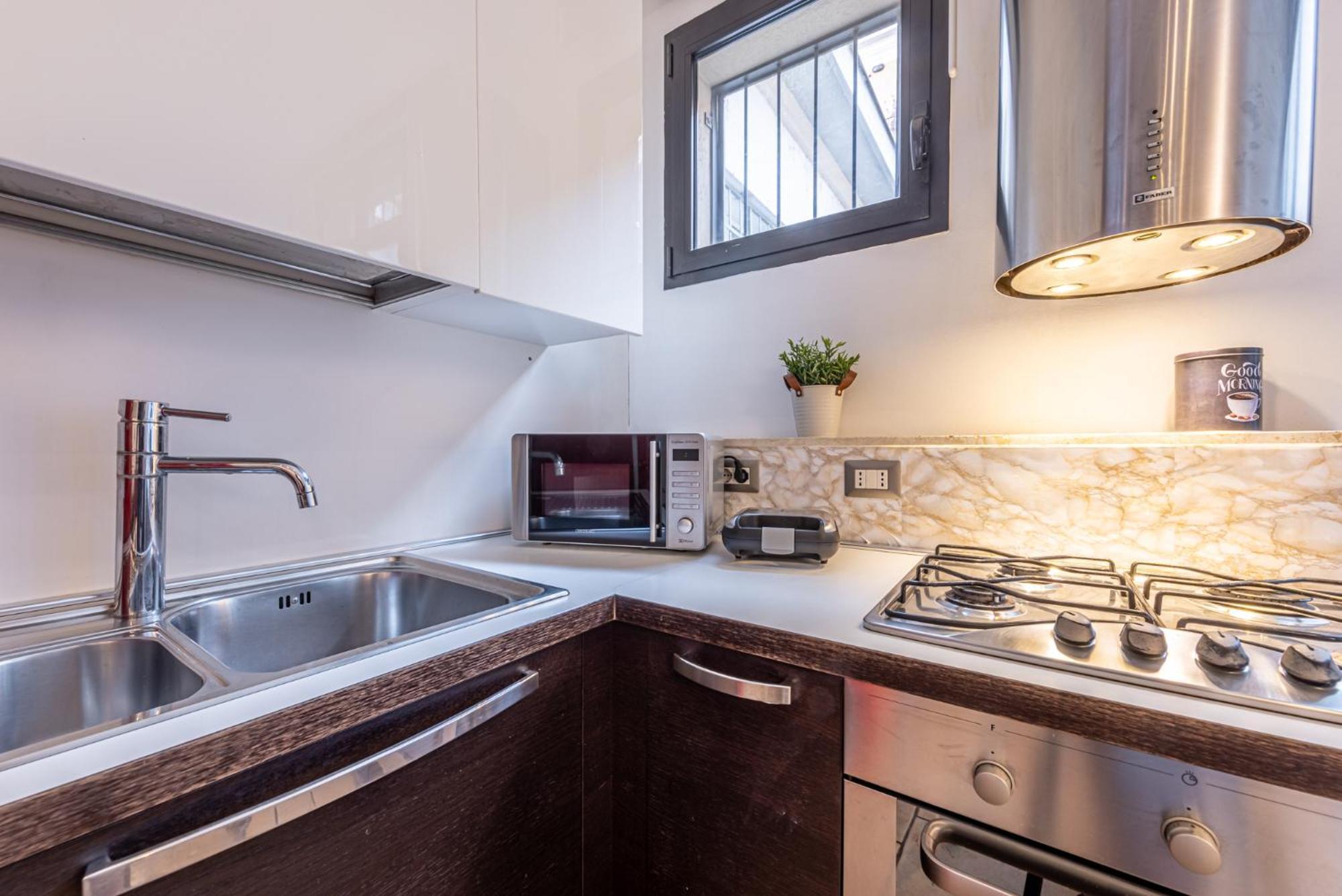 Apartment Romantic Navigli - 15min Duomo - Free Parking