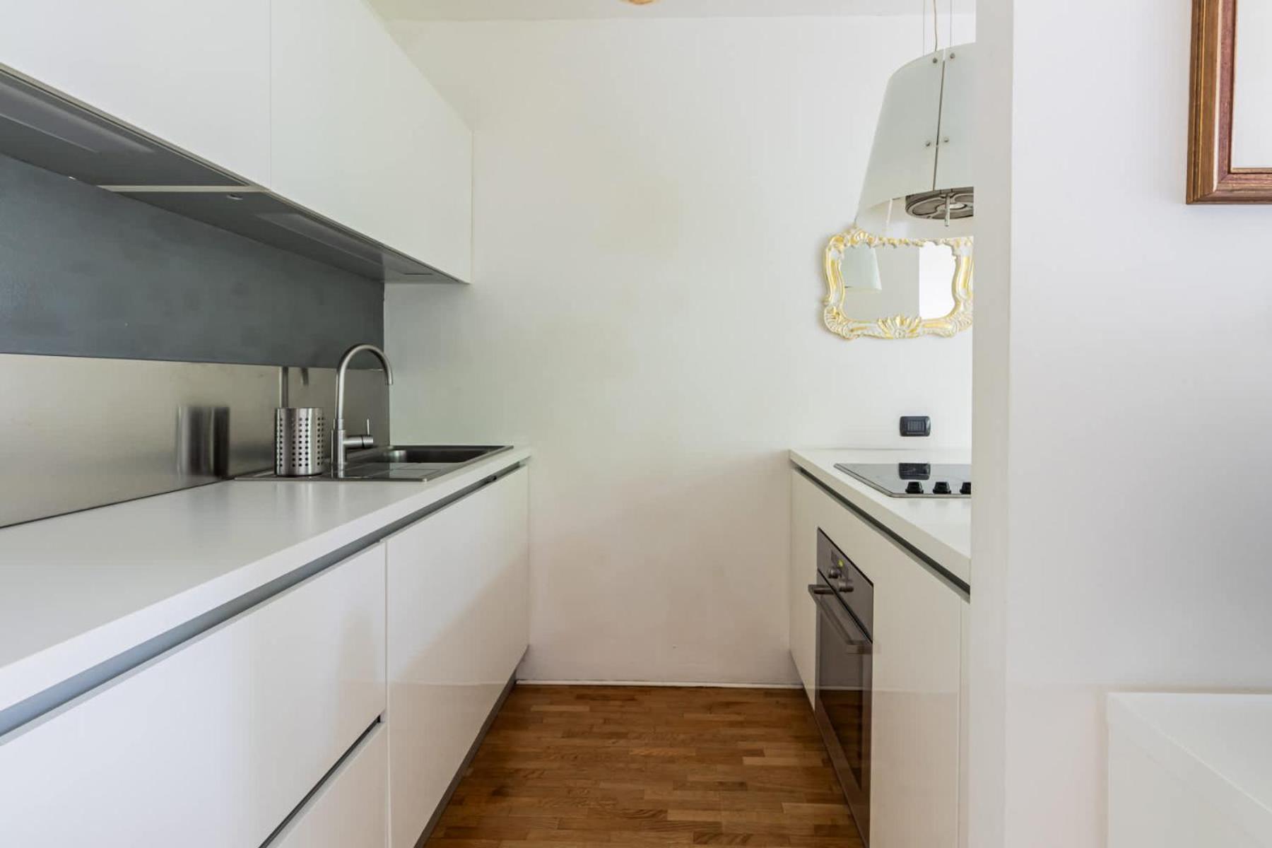 Homeby, Stylish With Balcony Apartment *