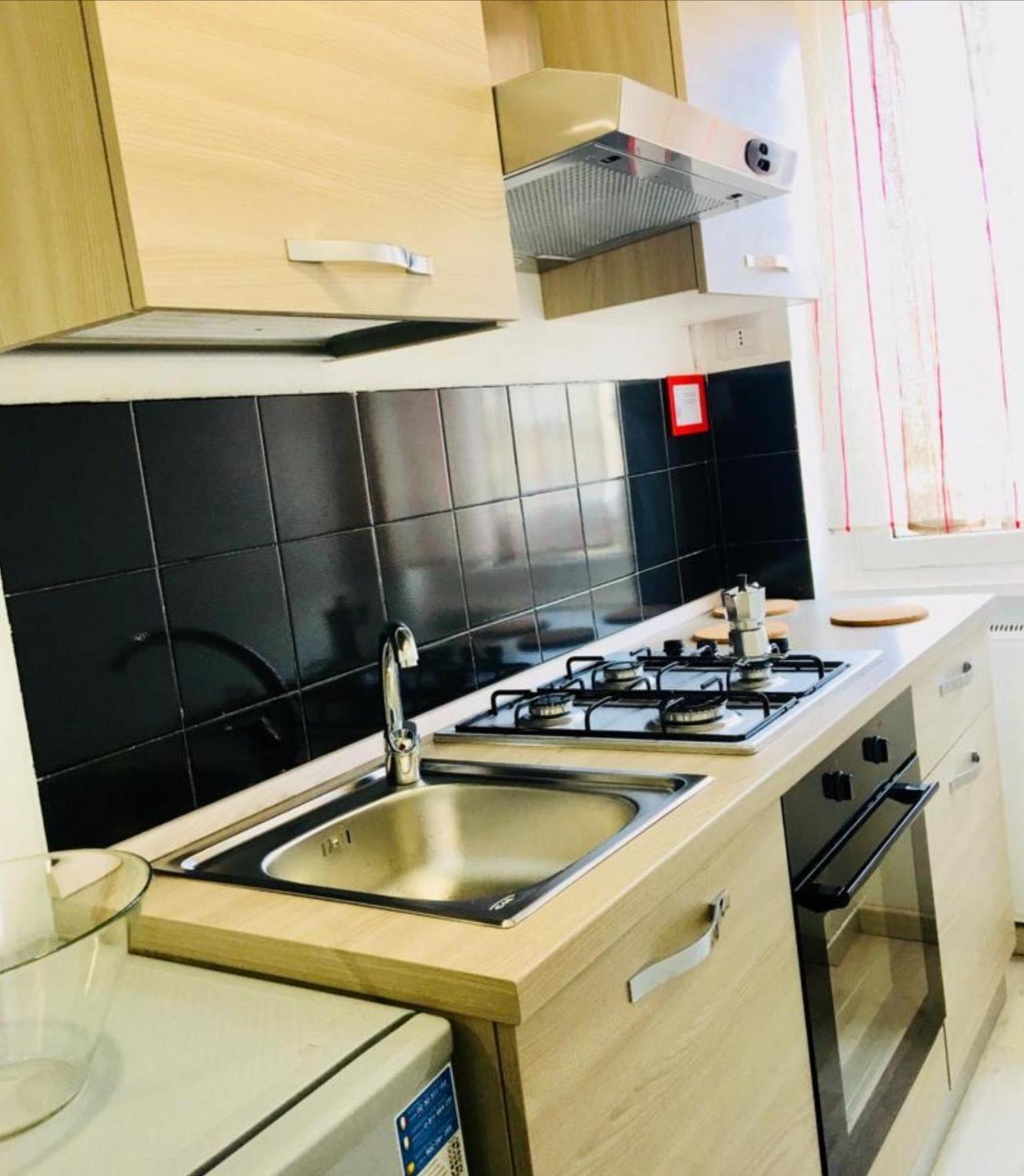 Very Nice Flats With Balcony And Close To The Metro Apartment