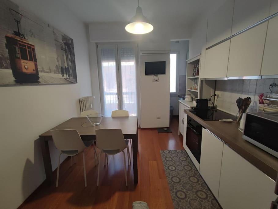 Esplora Comodamente E Poi Riposa Tranquillo Apartment Milan