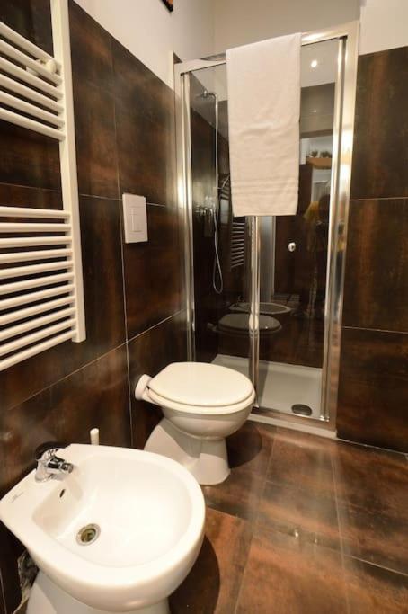 Argento, Bright Flat In The Center, 7 Guests, Parking & Wifi, Near To 3 Tram Lines And The Metro - Well Connected To Airports And To The Train Station Milan