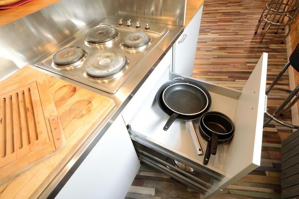Argento, Bright Flat In The Center, 7 Guests, Parking & Wifi, Near To 3 Tram Lines And The Metro - Well Connected To Airports And To The Train Station * Milan