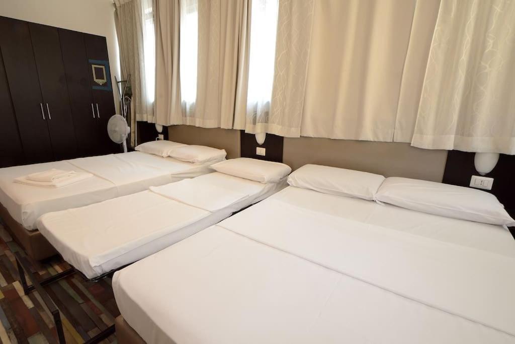 Apartment Argento, Bright Flat In The Center, 7 Guests, Parking & Wifi, Near To 3 Tram Lines And The Metro - Well Connected To Airports And To The Train Station