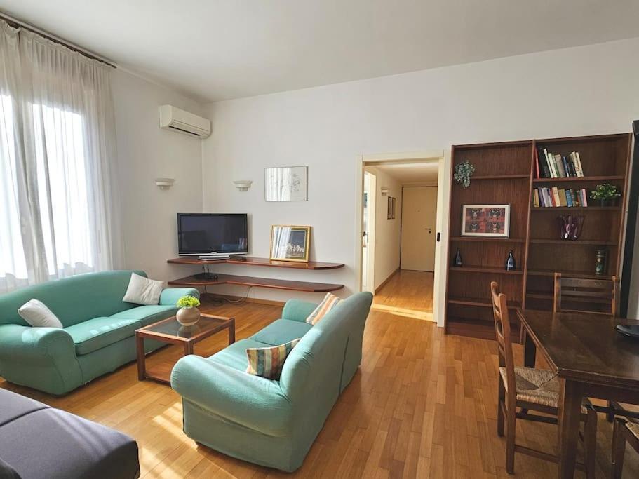 Corso Genova Urban Living In *