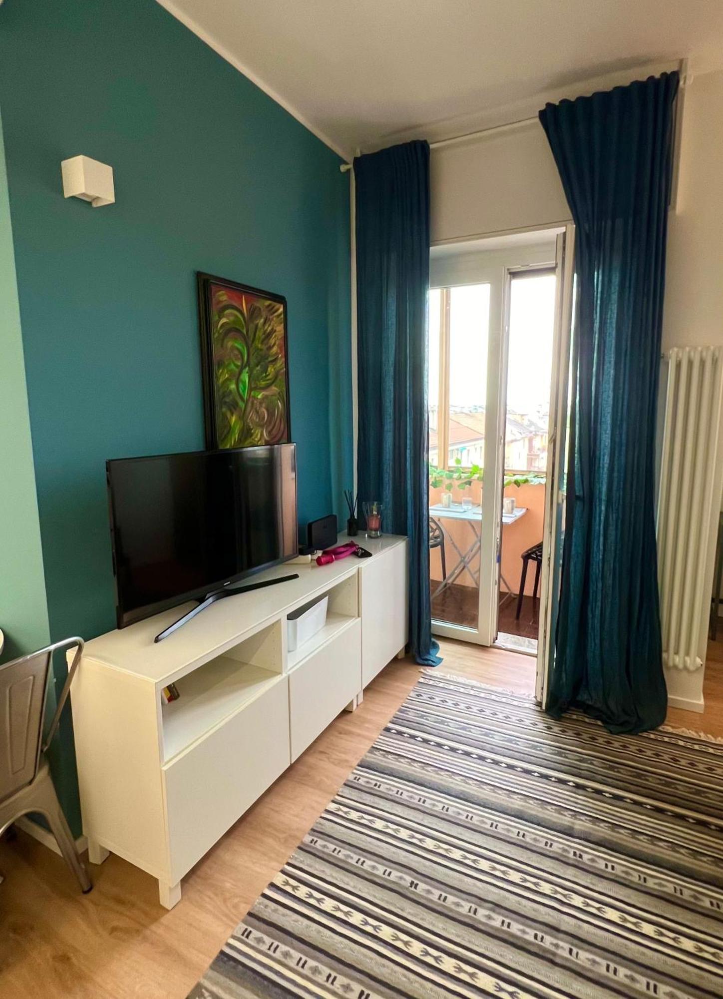 Gambara Urban Flat - Stylish And Next To Metro Apartamento *