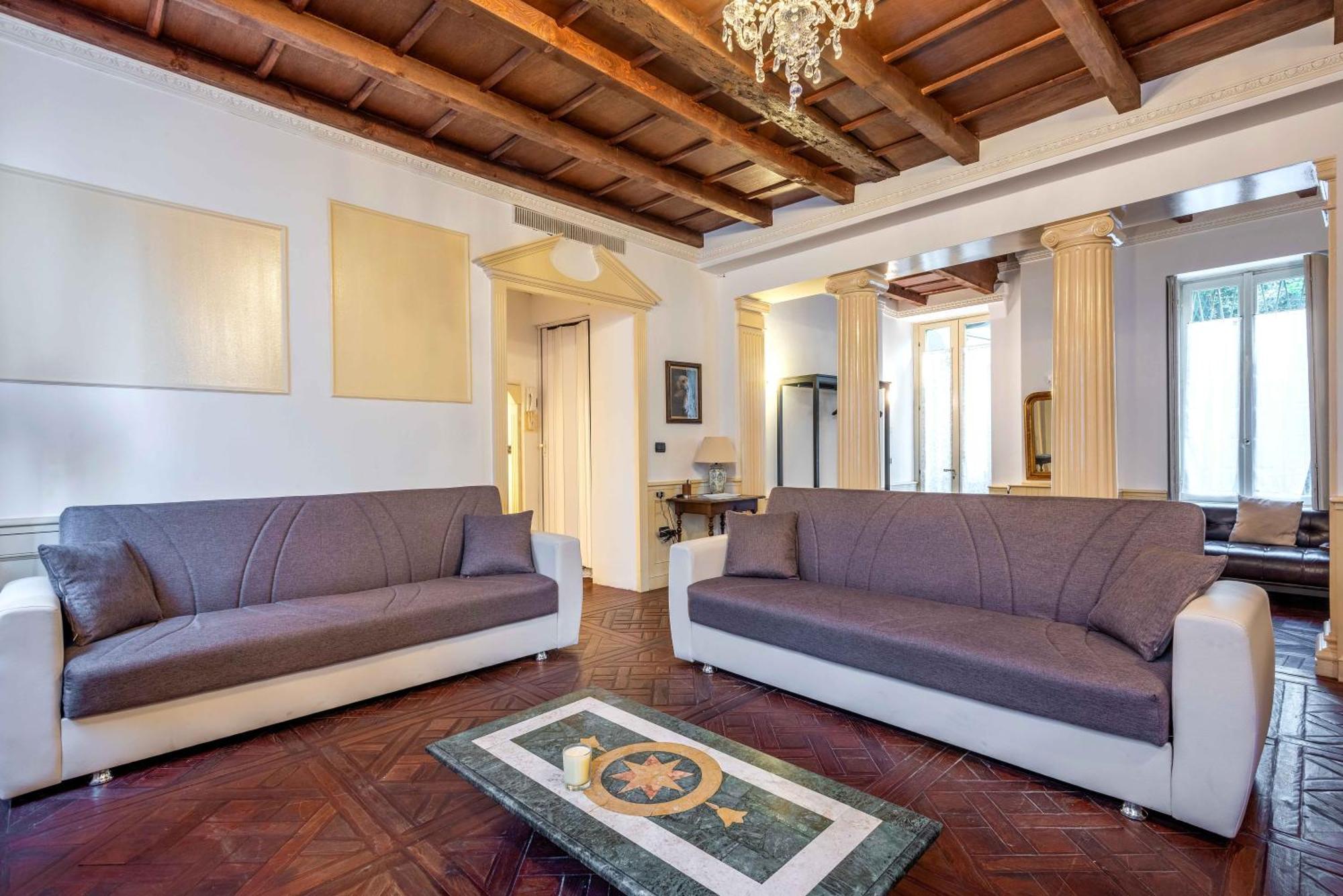 Exclusive 4 Bedrooms Near Duomo * Milão
