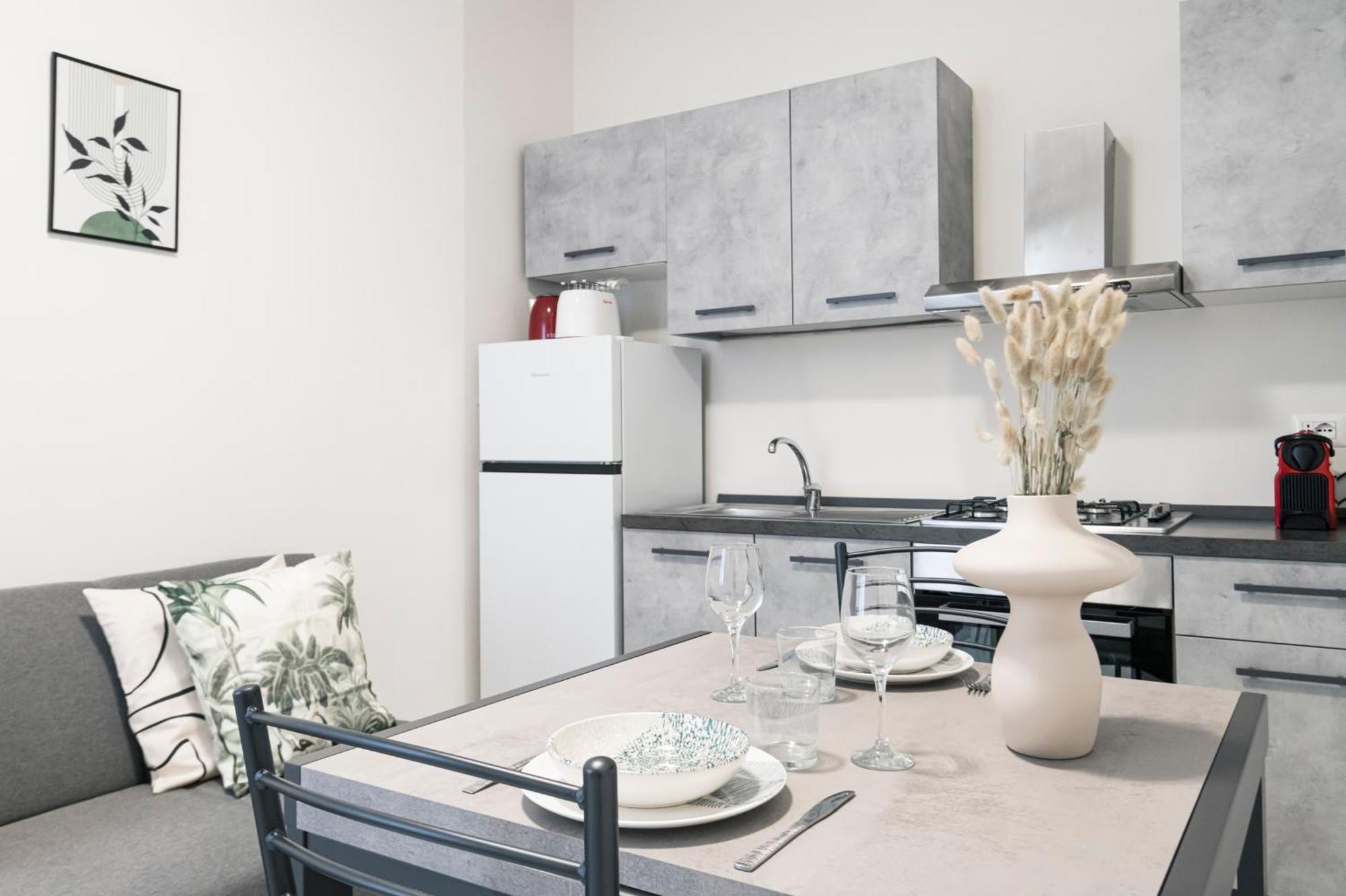 Easylife - Elegante Moderno E Accogliente - La Tua Oasi In Citta Milan
