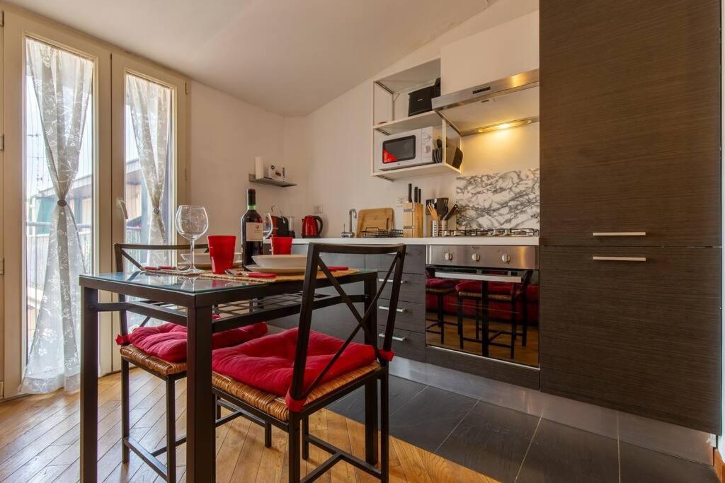 Unique & Strategic Flat, 50m From M4 Station Apartamento *