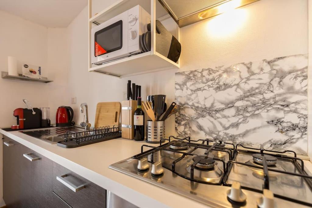 Apartamento Unique & Strategic Flat, 50m From M4 Station Milão