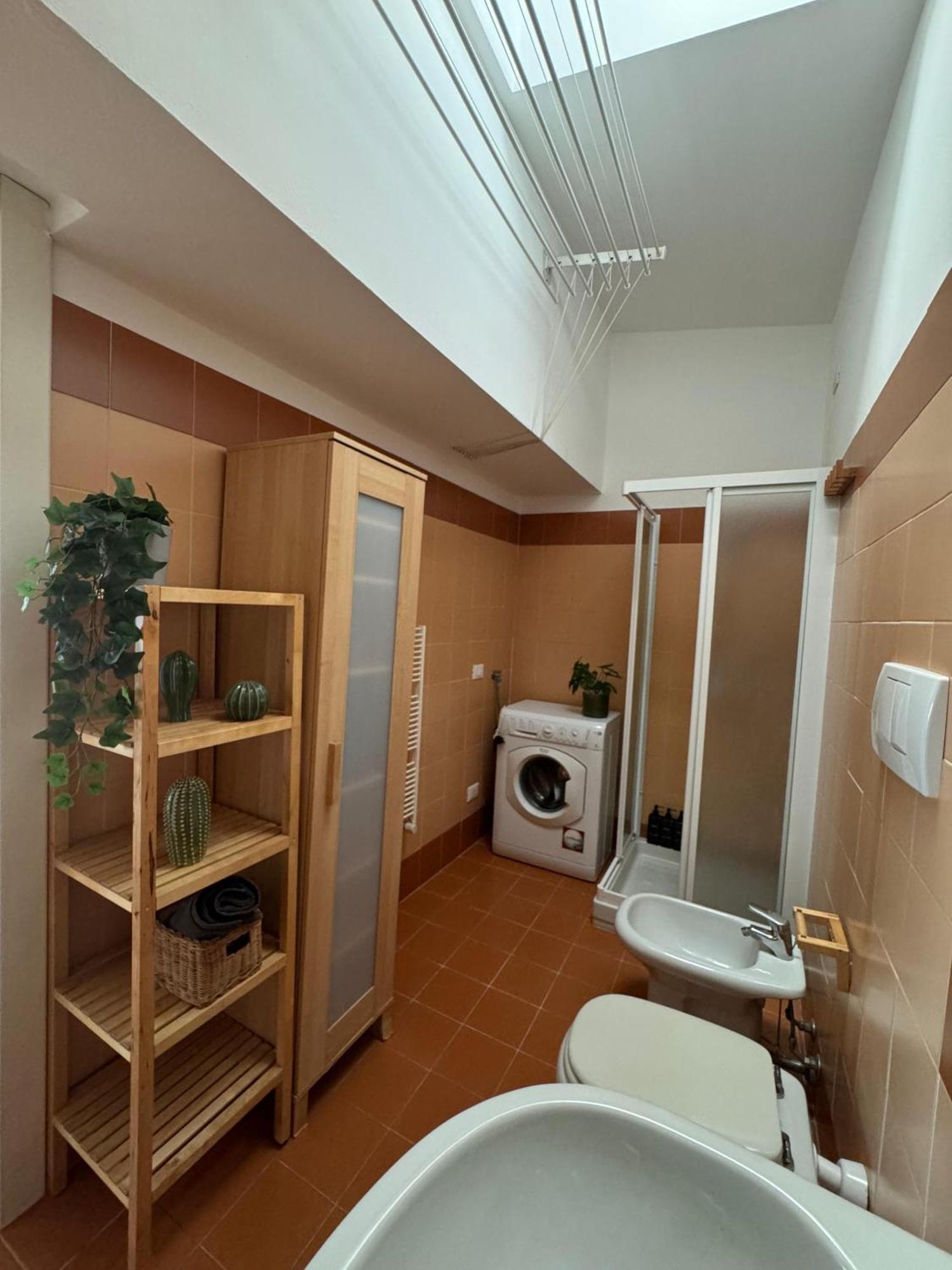 Isola- Attico Con Balcone Milan