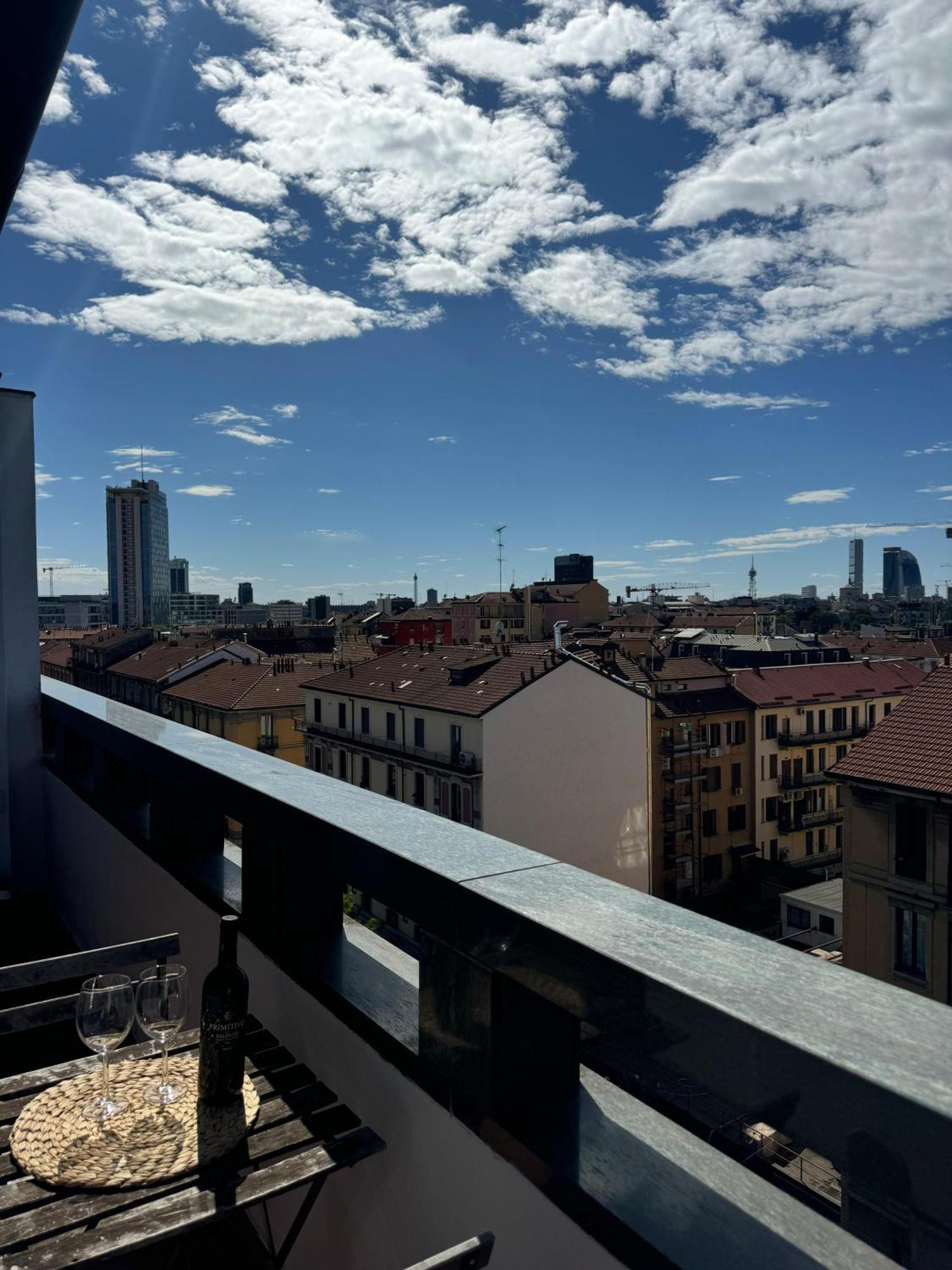 Apartamento Isola- Attico Con Balcone Milão