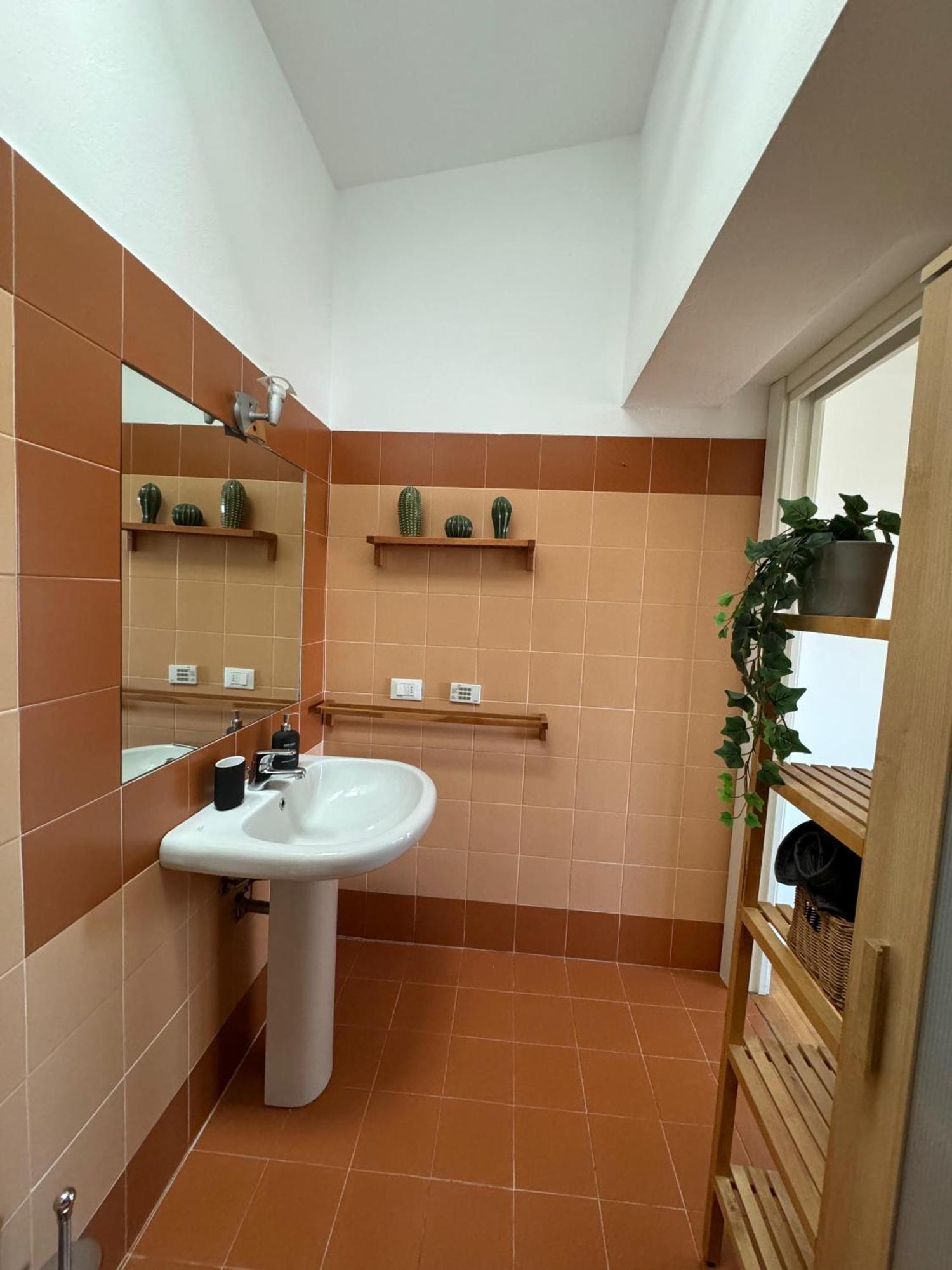 Isola- Attico Con Balcone Milan