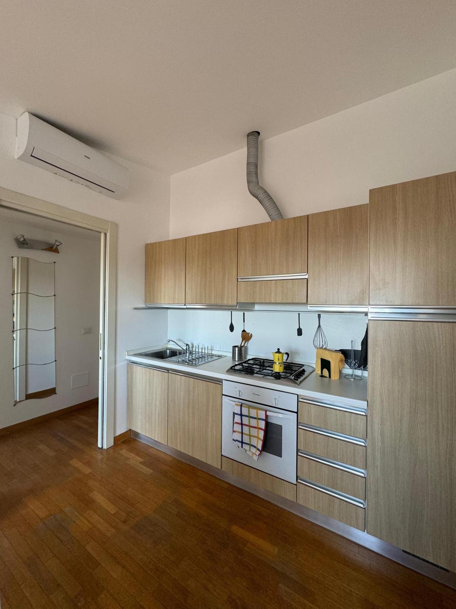Isola- Attico Con Balcone Apartment *