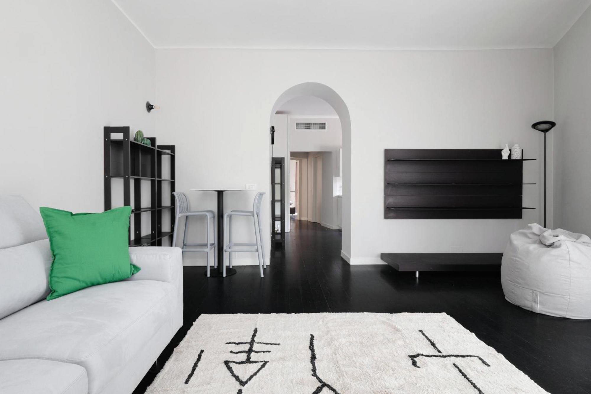 Stylish And Spacious Flat - Porta Venezia Apartment Milan
