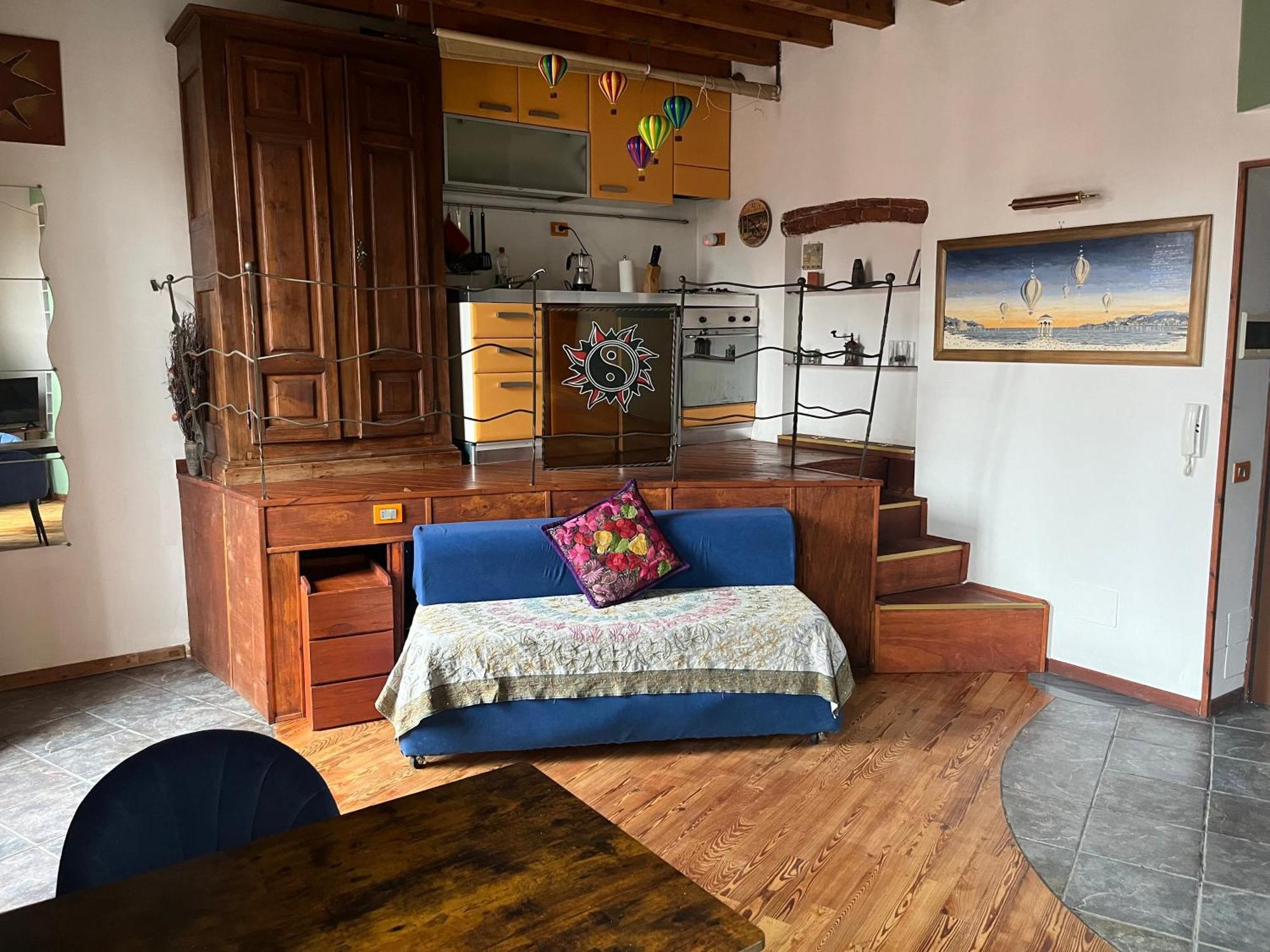 Max - Exclusive - Station Apartment