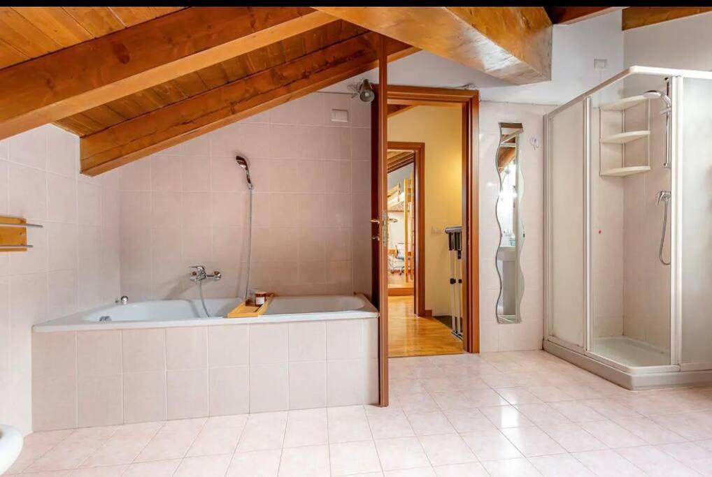 Apartment - M3 Sondrio, Duomo 10 Minuti