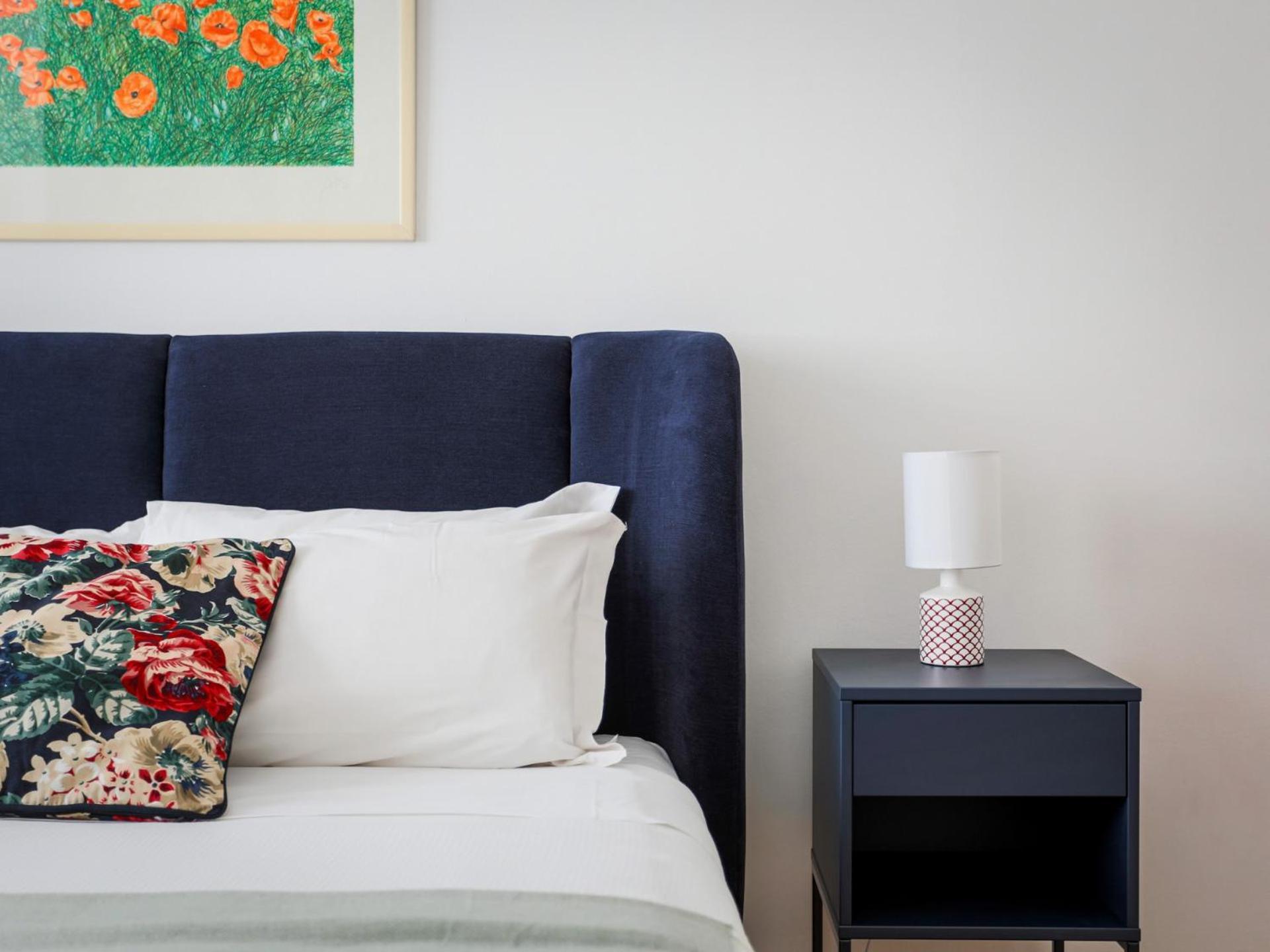 The Rent - Spacious And Renovated Multi-room In The Missori Area Milan