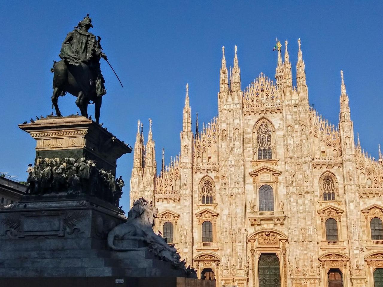 Large 3 Minutes Walk From The Duomo Cathedral Apartment Milan