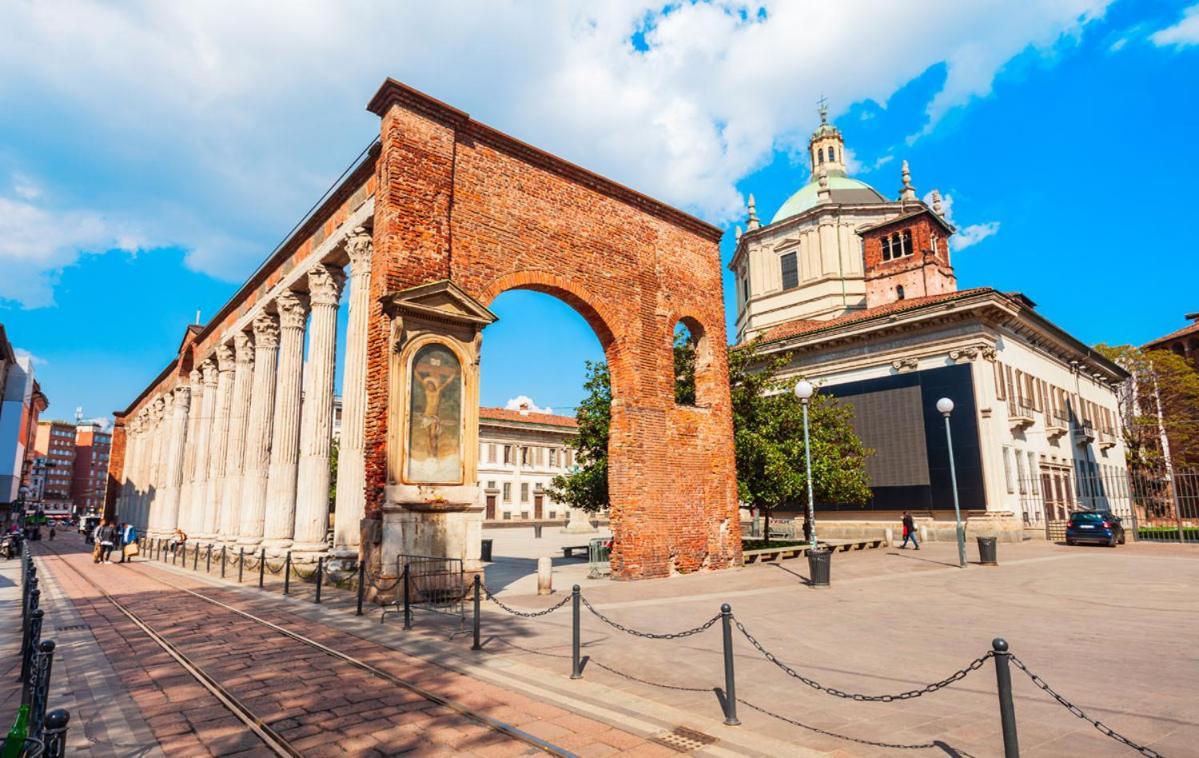 Apartment Large 3 Minutes Walk From The Duomo Cathedral Milan