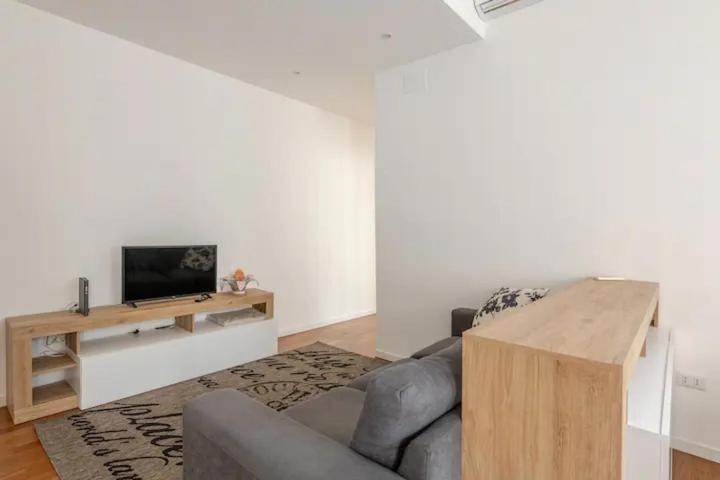 Apartment Like At - Close To Metro, Stadio San Siro, Duomo, Con Parcheggio Privato