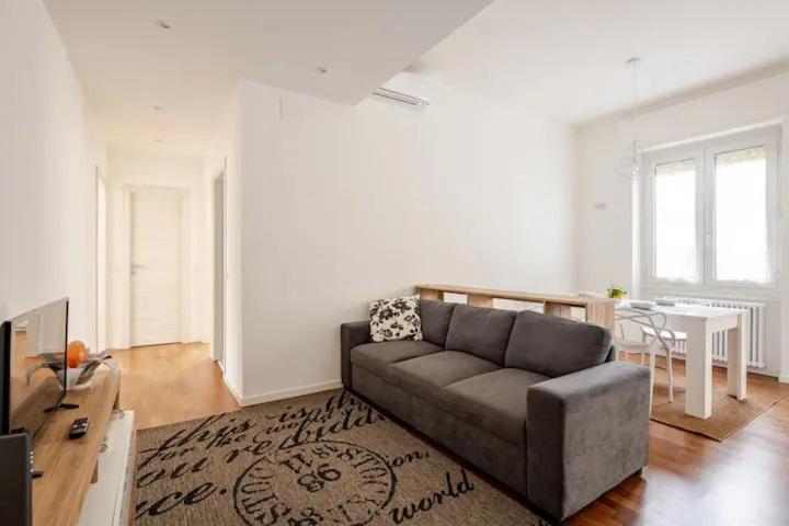 Apartment Like At - Vicino M1 Rossa, Duomo, Con Parcheggio Privato Milan