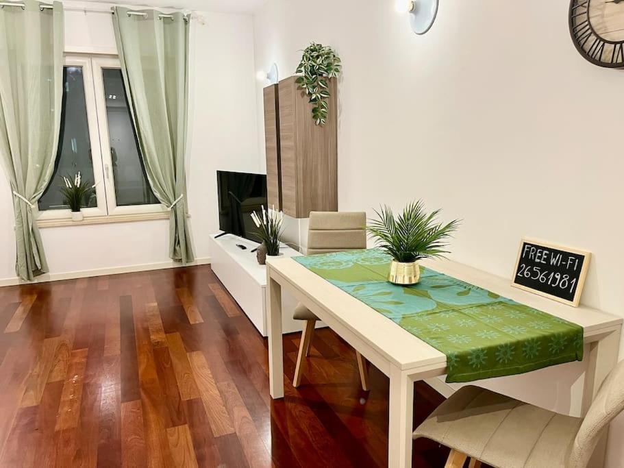 - Relax Con Terrazzo Apartamento