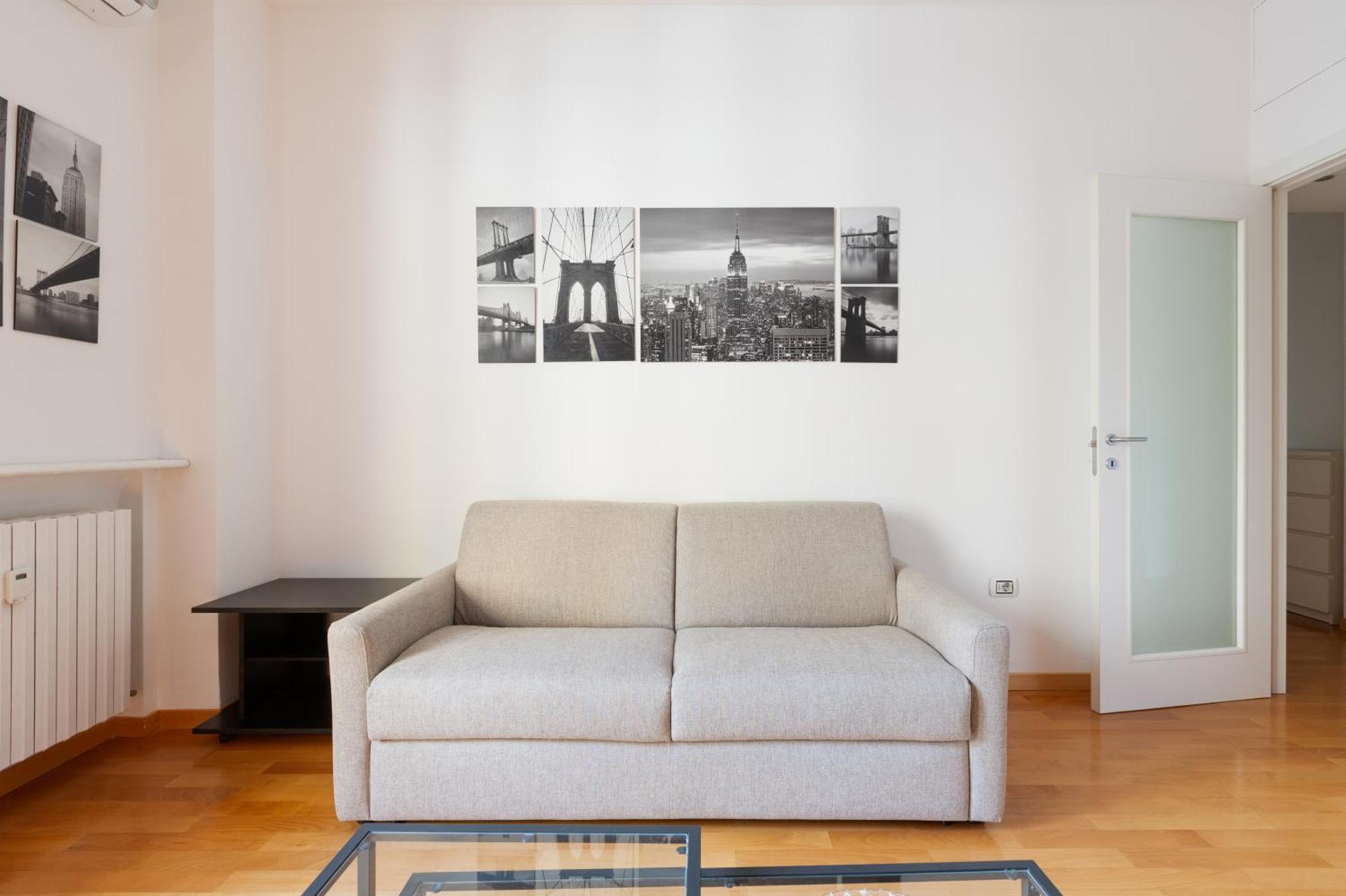 Irnerio- Washington Balcony Apartment Milan