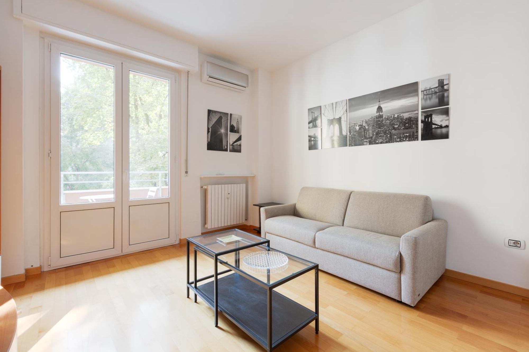 Irnerio- Washington Balcony Milan