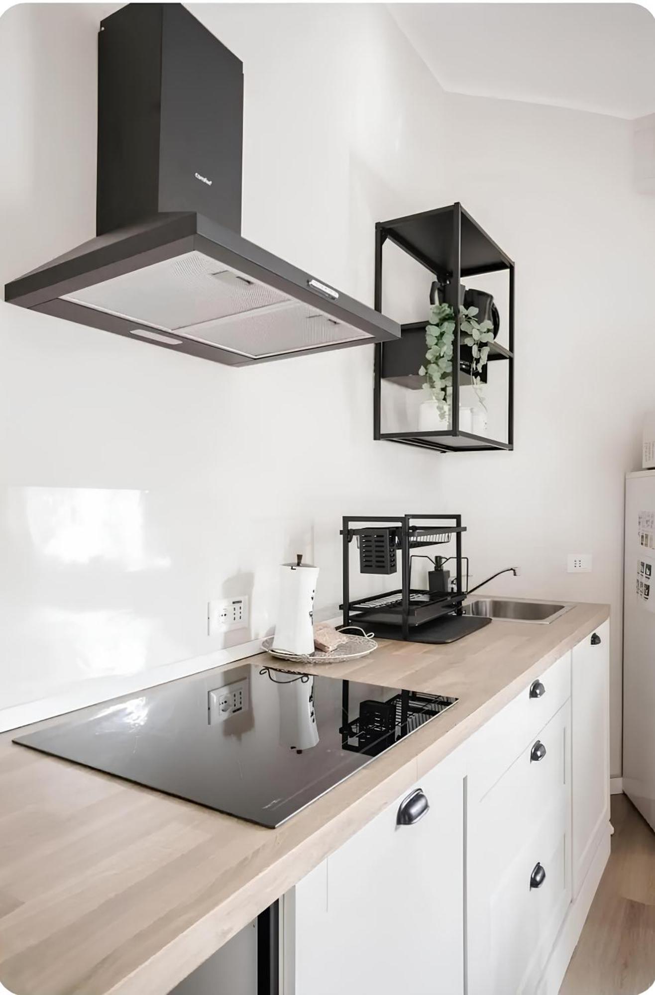 2 Bedroom Gem Near Milano Centrale Fast Wi Fi Kademy House Milan