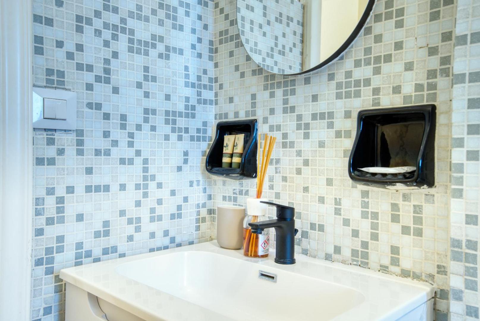 Italianflat - Elegant With Balcony In Navigli * Milan